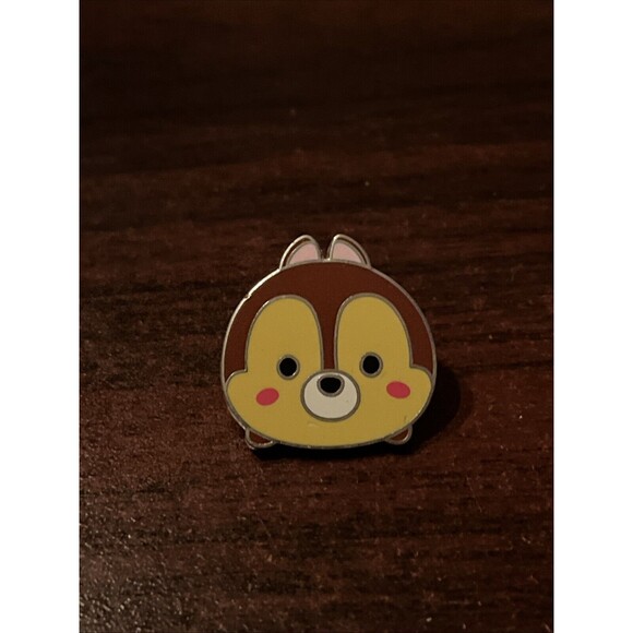 Disney Chip Tsum Tsum Series 1 Mystery Trading Pin - Picture 1 of 4